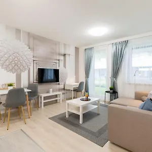 Downtown Residences Leo - Ac, Elevator, Terrace Apartament